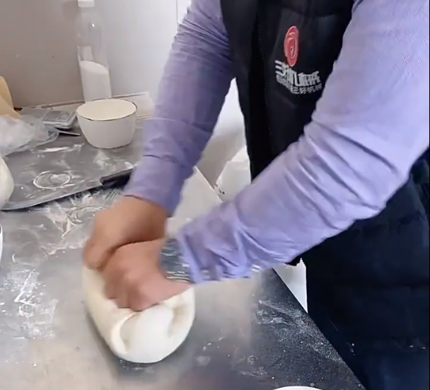 包子餃子一體機(jī)怎么和面 包子餃子一體機(jī)怎么和面