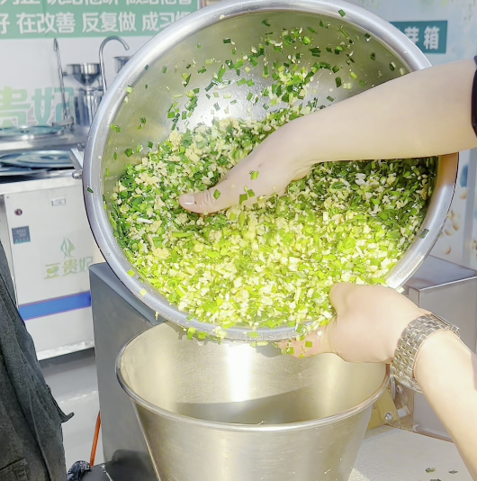 餃子機怎么包素餡餃子