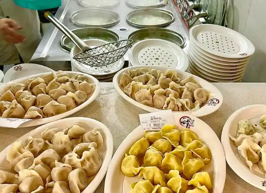 開餃子館效率翻倍，全靠這臺智能餃子機
